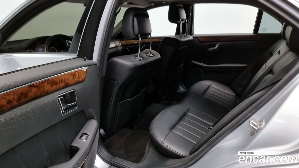 Mercedes-Benz E-Class 2010