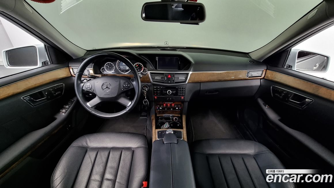 Mercedes-Benz E-Class 2010