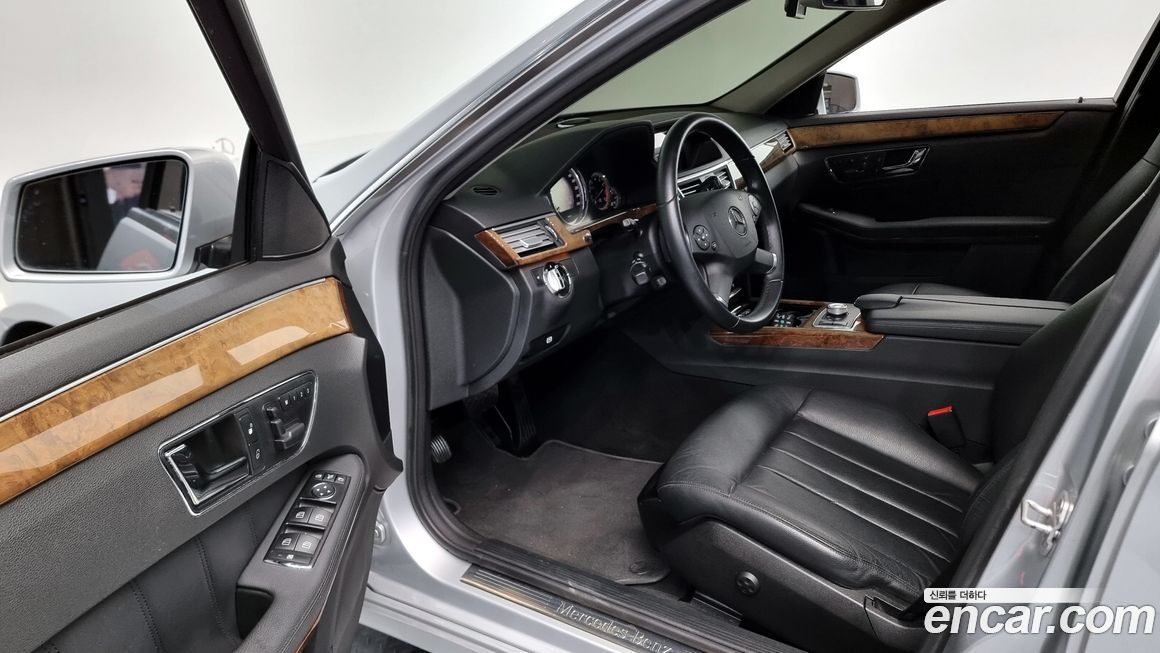 Mercedes-Benz E-Class 2010