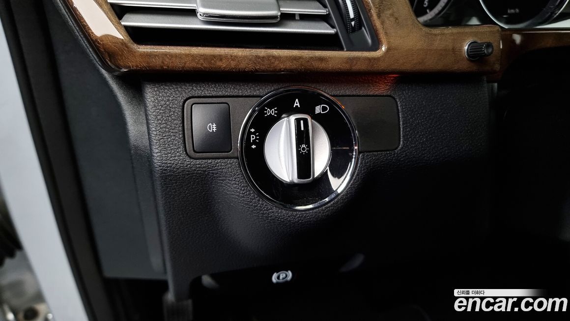 Mercedes-Benz E-Class 2010