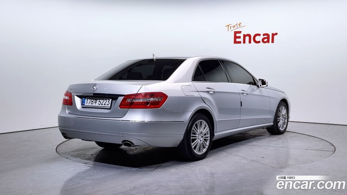 Mercedes-Benz E-Class 2010