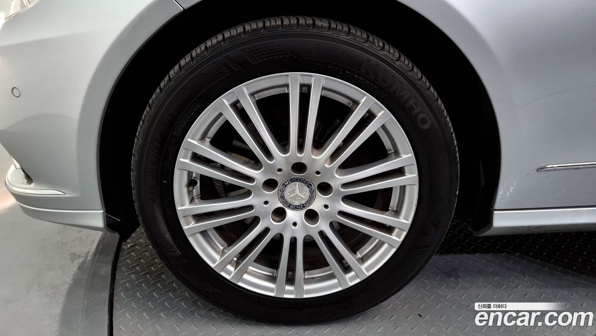 Mercedes-Benz E-Class 2010