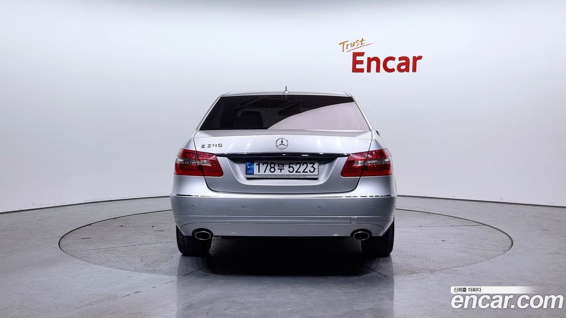 Mercedes-Benz E-Class 2010