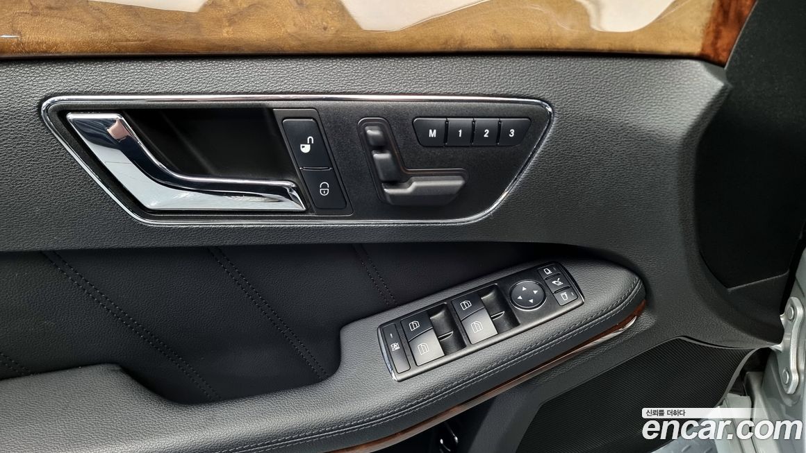 Mercedes-Benz E-Class 2010