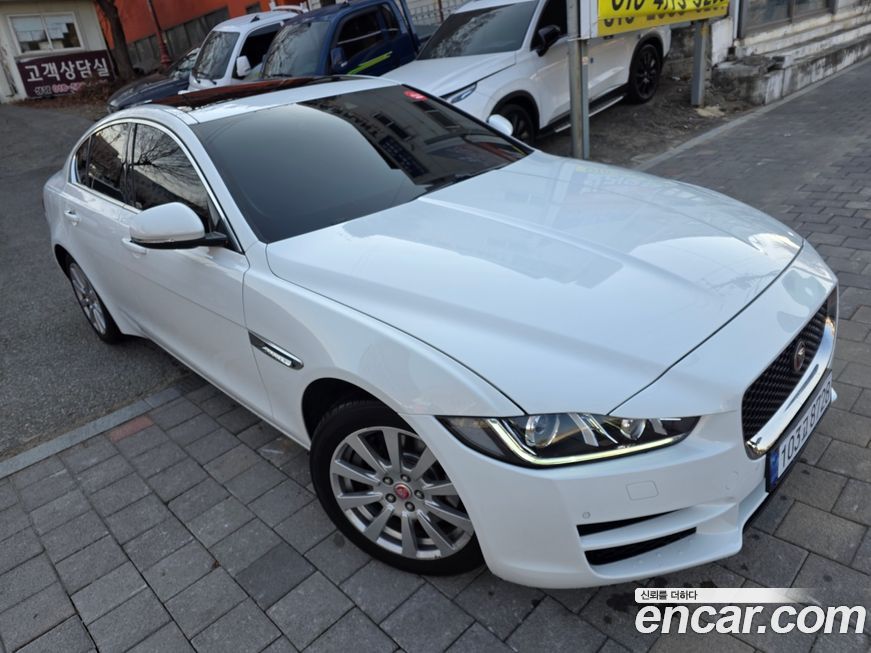 Jaguar XE 2017