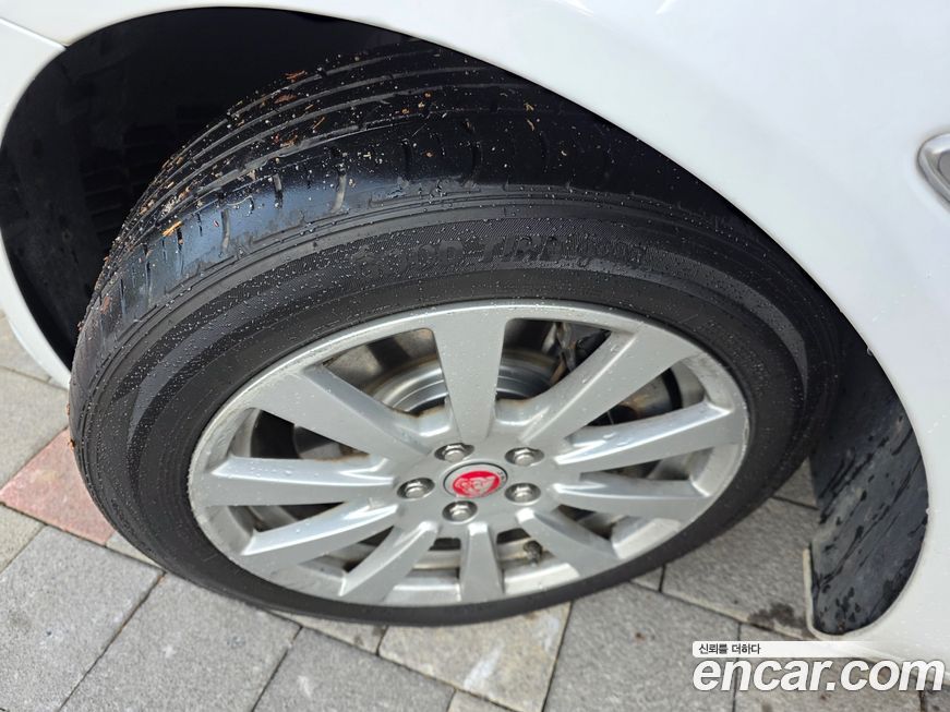 Jaguar XE 2017