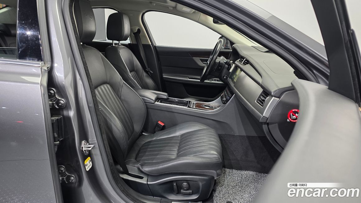 Jaguar XF 2018