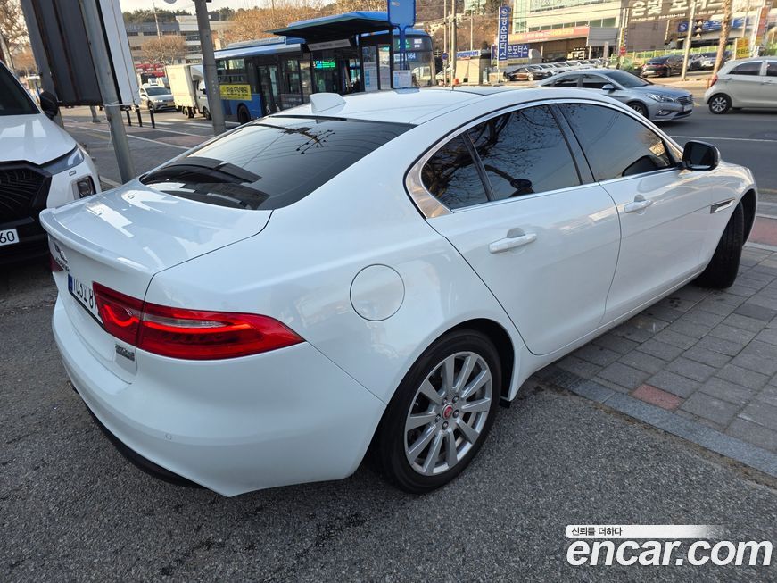 Jaguar XE 2017