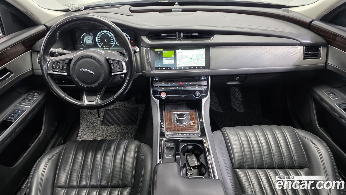 Jaguar XF 2018
