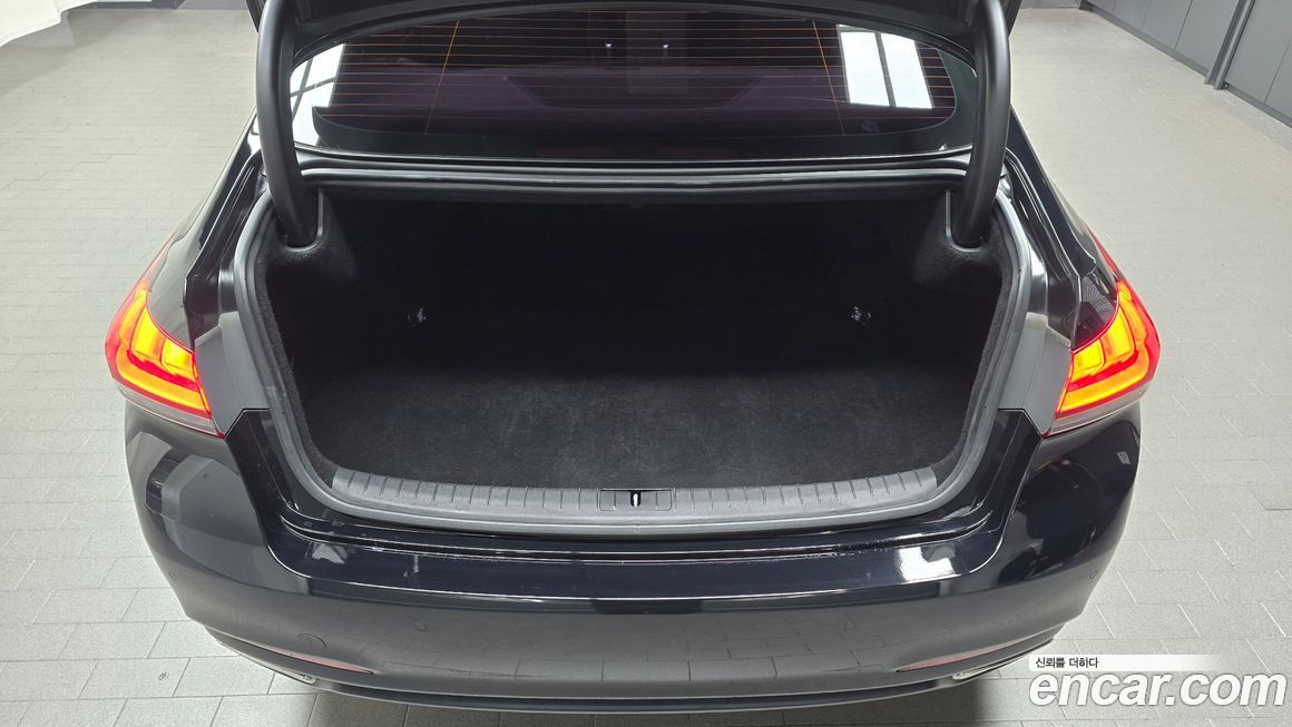 Hyundai Genesis 2016