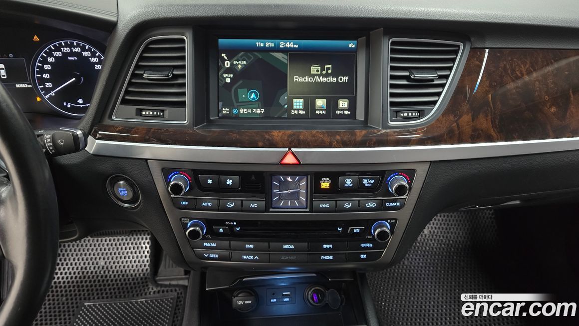 Hyundai Genesis 2016