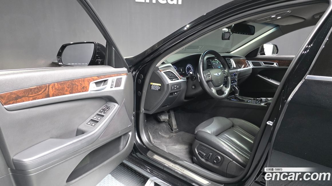 Hyundai Genesis 2015