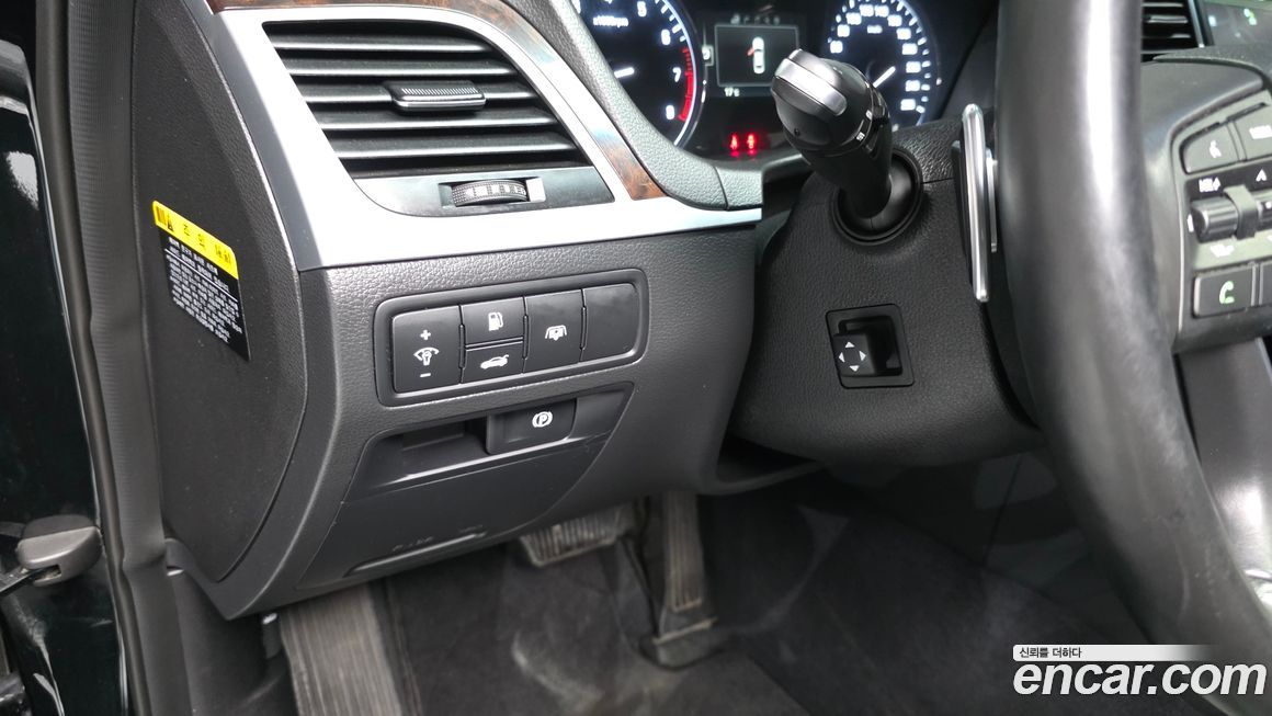 Hyundai Genesis 2015