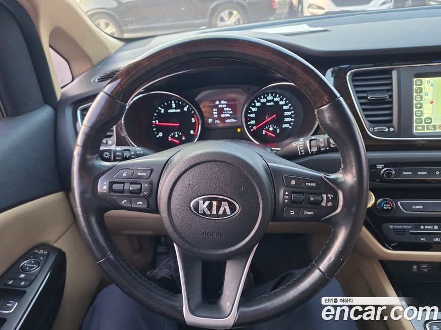Kia Canival 2019