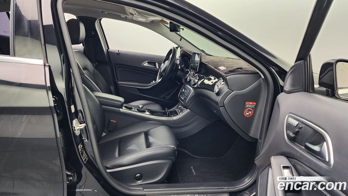 Mercedes-Benz GLA-Class 2016