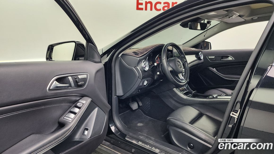 Mercedes-Benz GLA-Class 2016