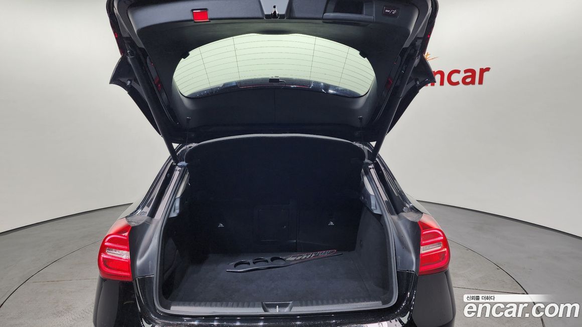 Mercedes-Benz GLA-Class 2016