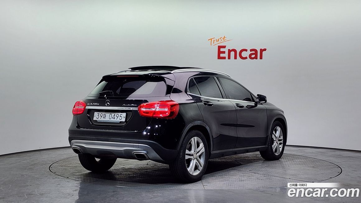 Mercedes-Benz GLA-Class 2016