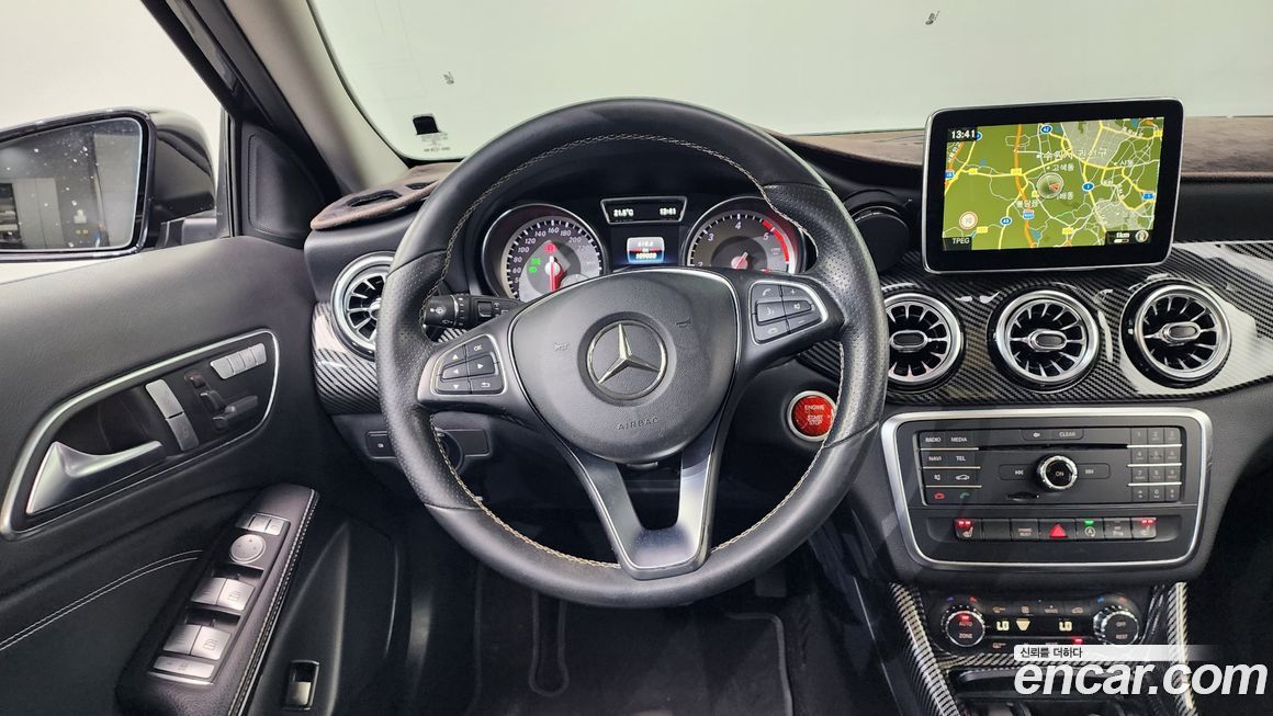Mercedes-Benz GLA-Class 2016