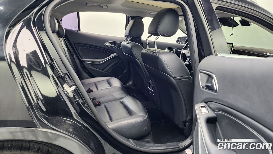 Mercedes-Benz GLA-Class 2016