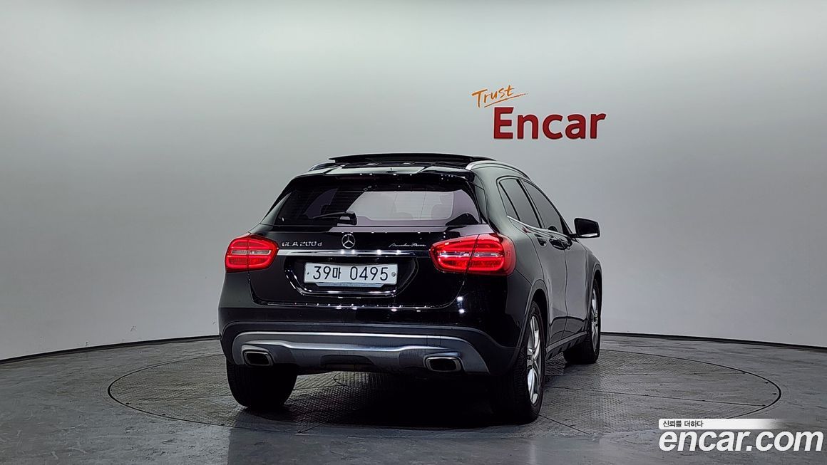 Mercedes-Benz GLA-Class 2016