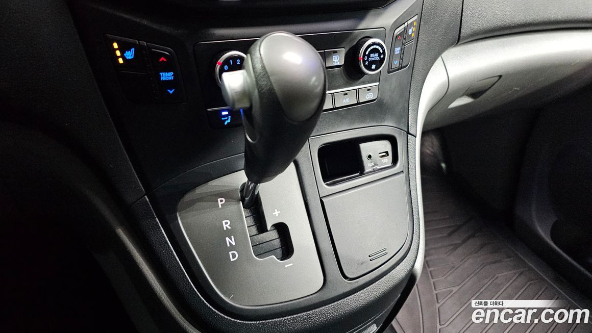 Hyundai Starex 2019
