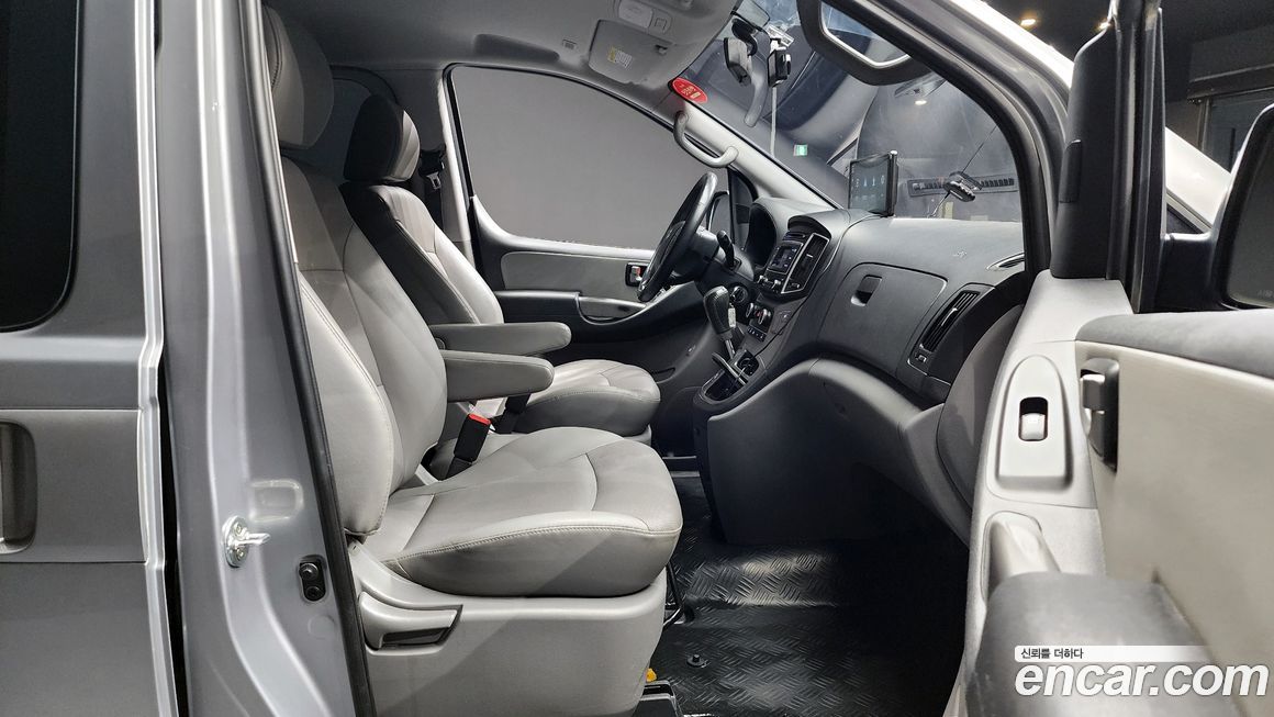Hyundai Starex 2021