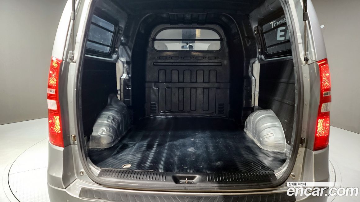 Hyundai Starex 2021