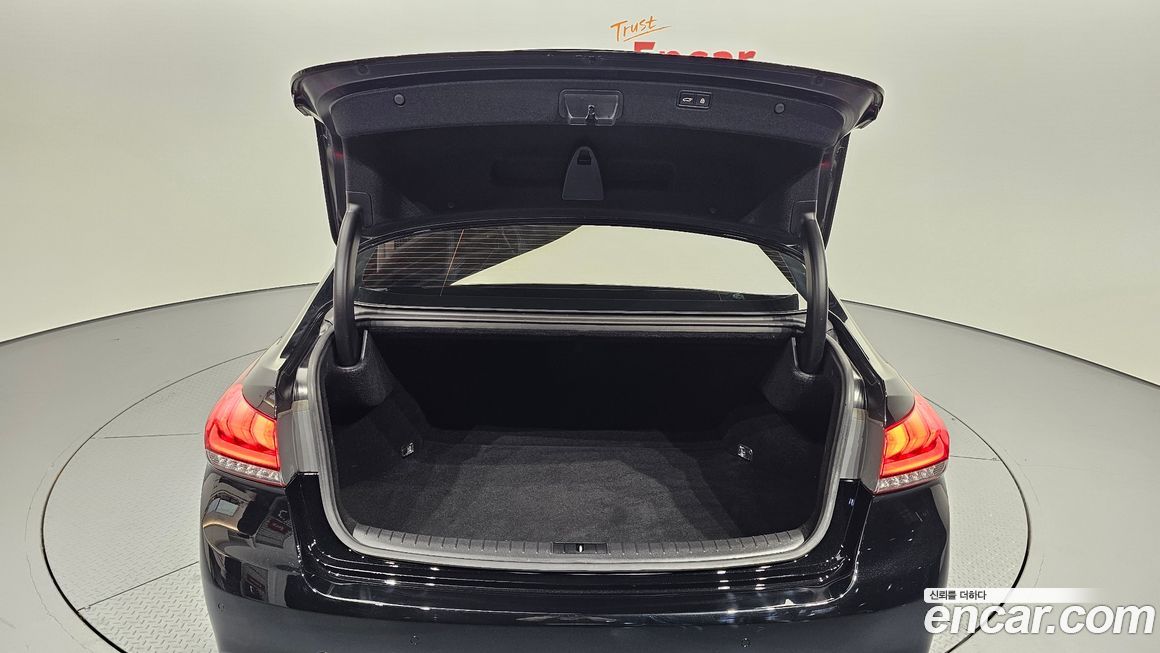 Hyundai Genesis 2016