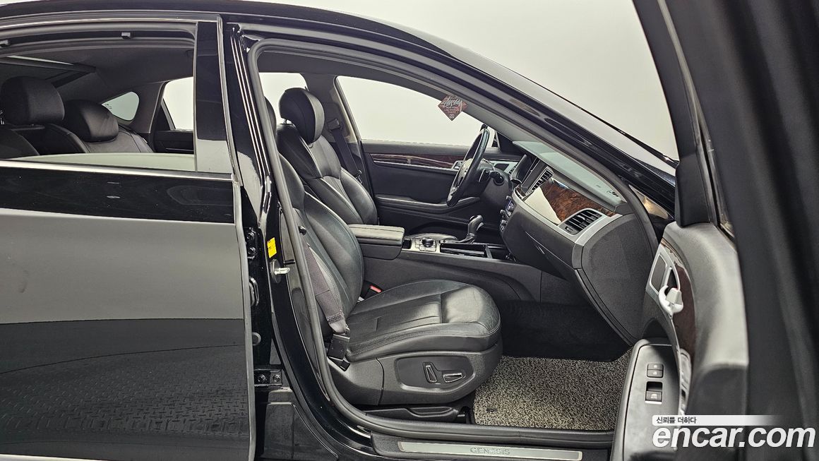 Hyundai Genesis 2016