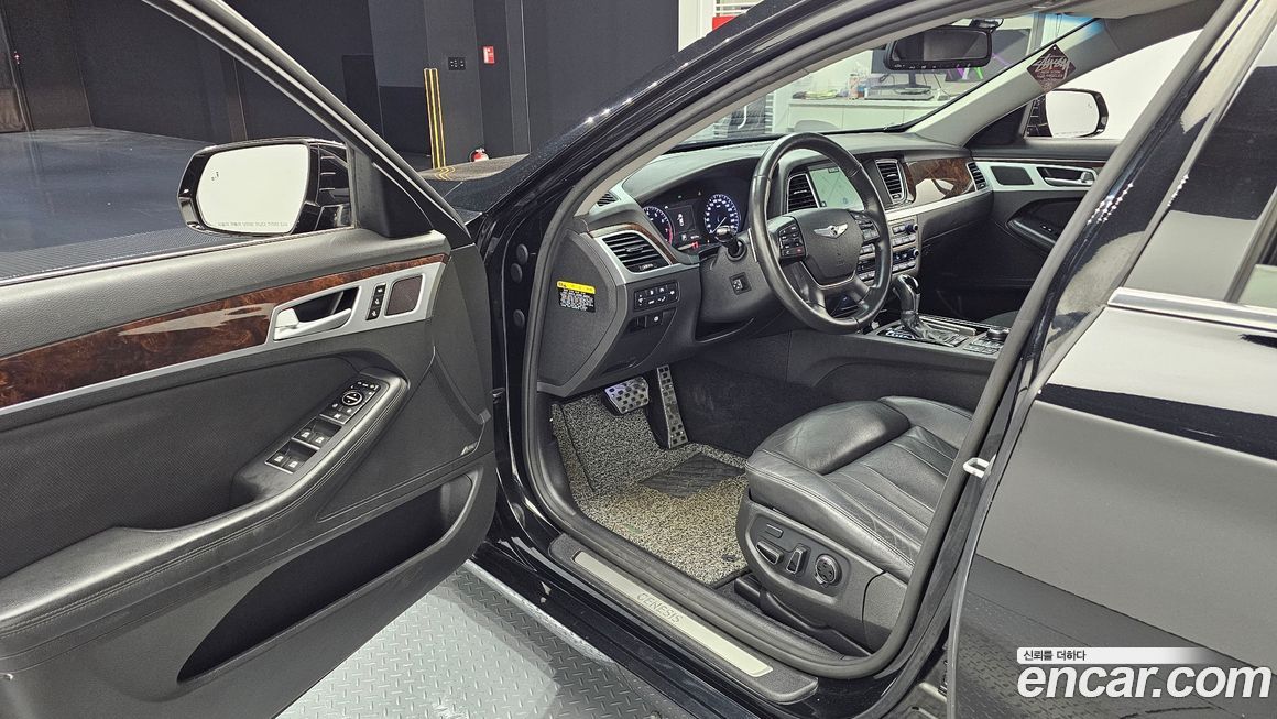 Hyundai Genesis 2016