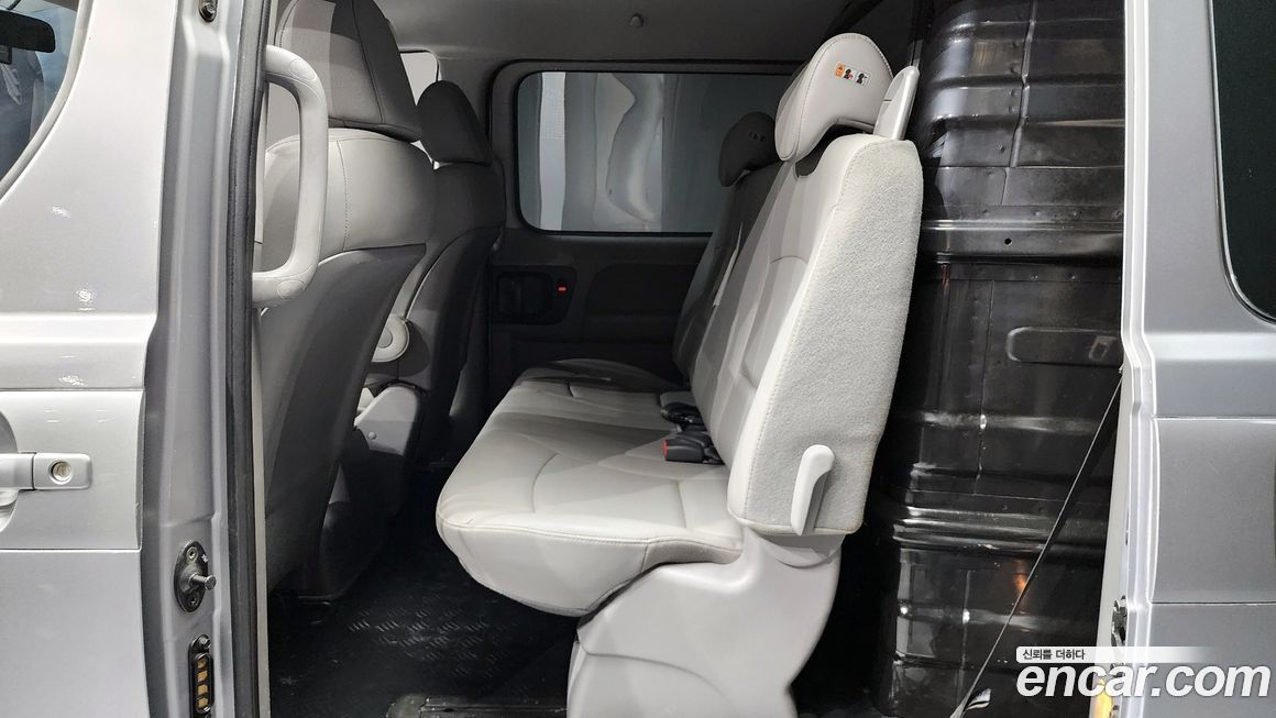 Hyundai Starex 2021