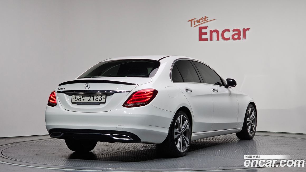Mercedes-Benz C-Class 2018