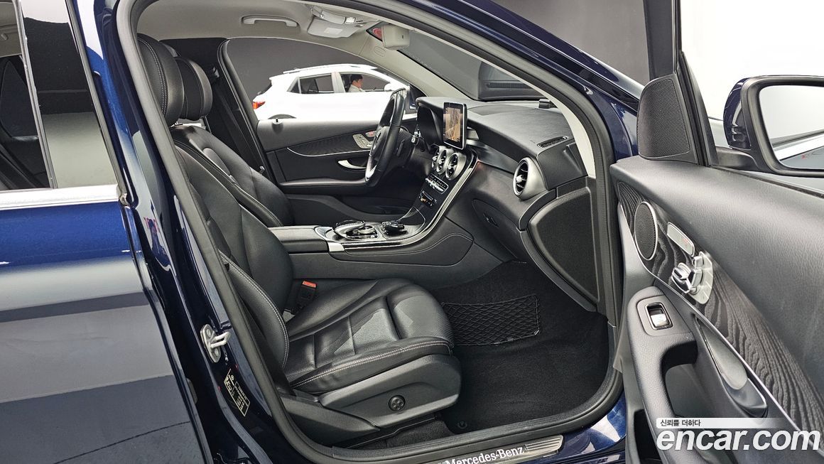 Mercedes-Benz GLC-Class 2019