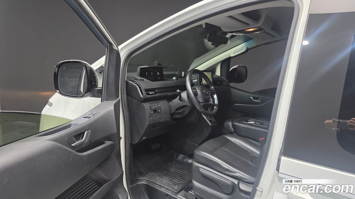 Hyundai Staria 2022