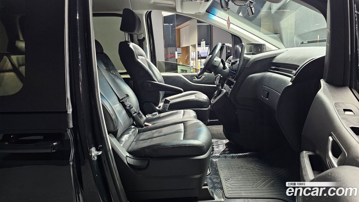 Hyundai Staria 2023