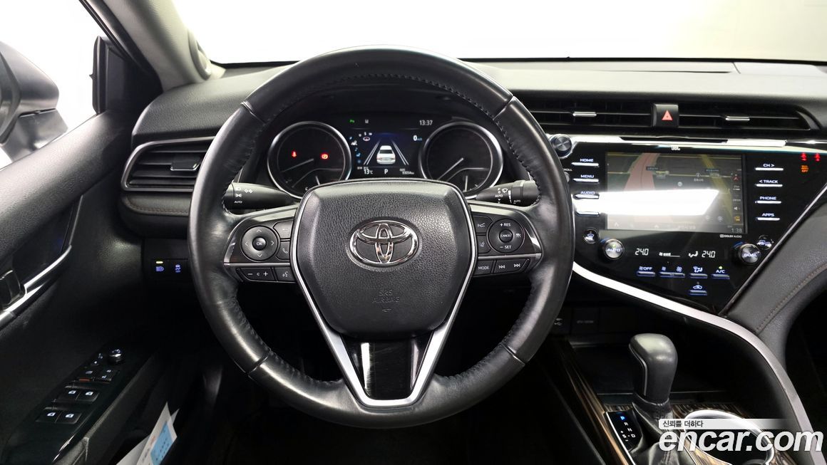 Toyota Camry 2019