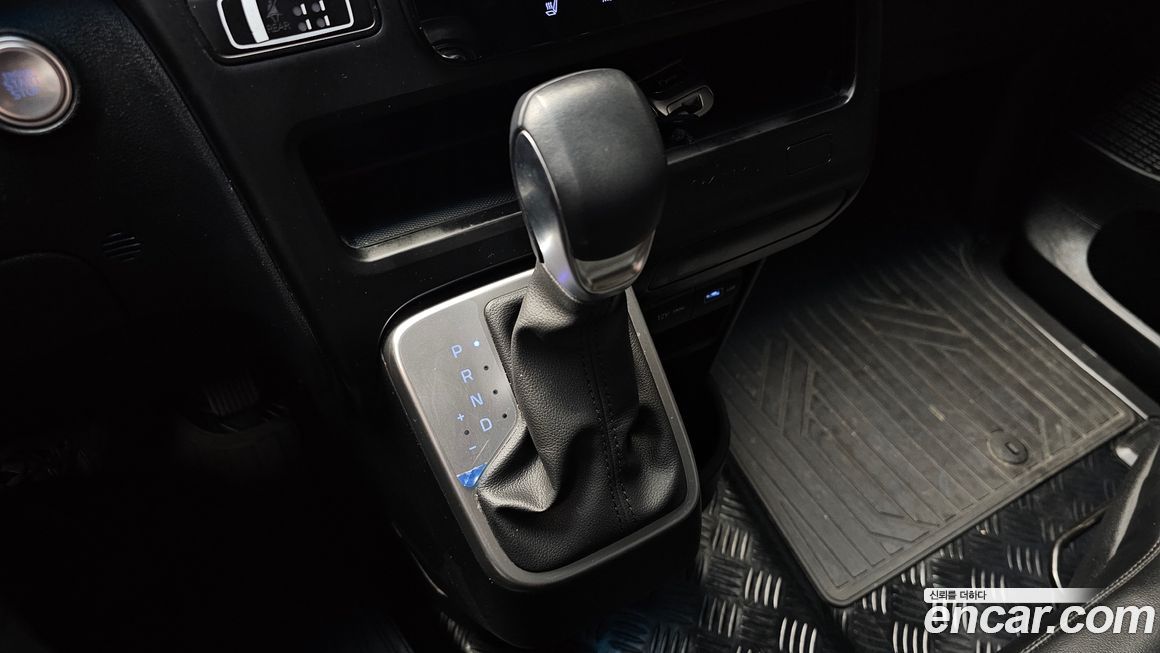 Hyundai Staria 2023