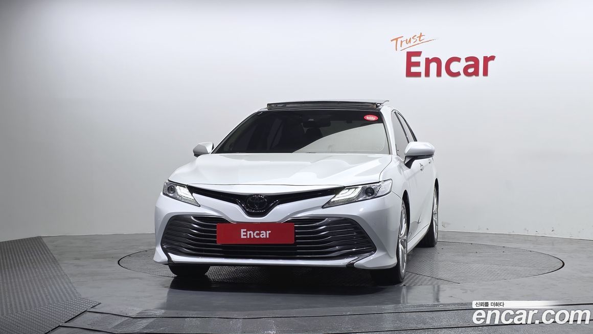 Toyota Camry 2019