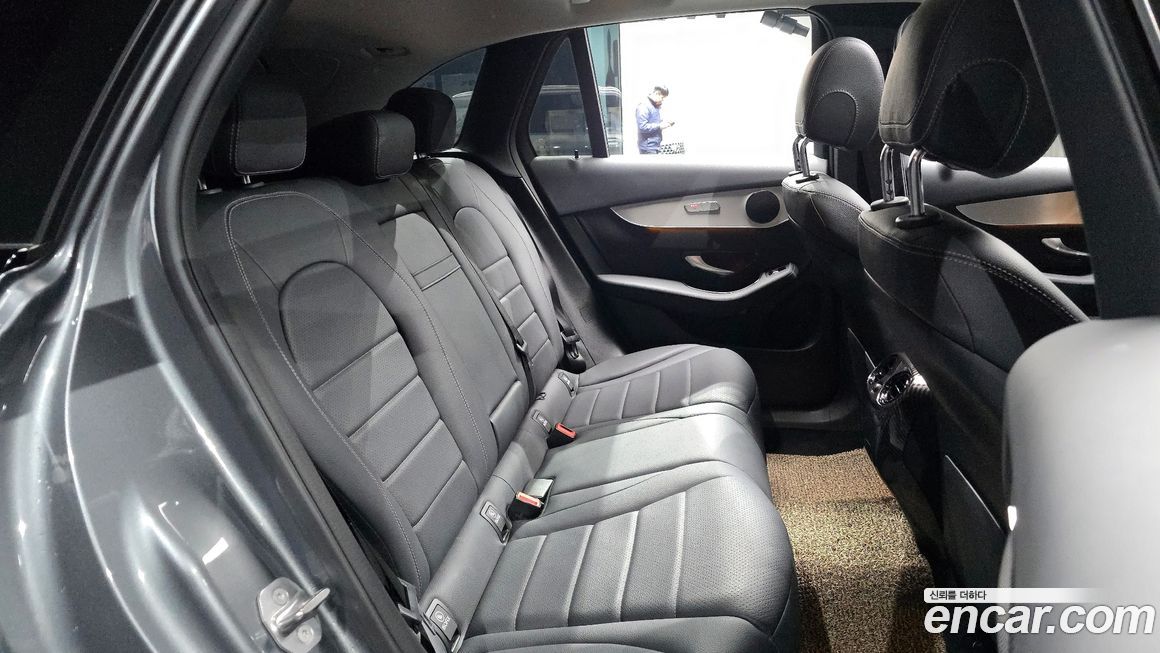 Mercedes-Benz GLC-Class 2019