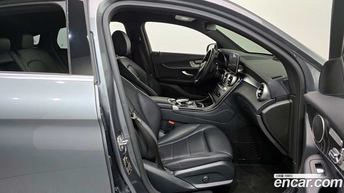 Mercedes-Benz GLC-Class 2019