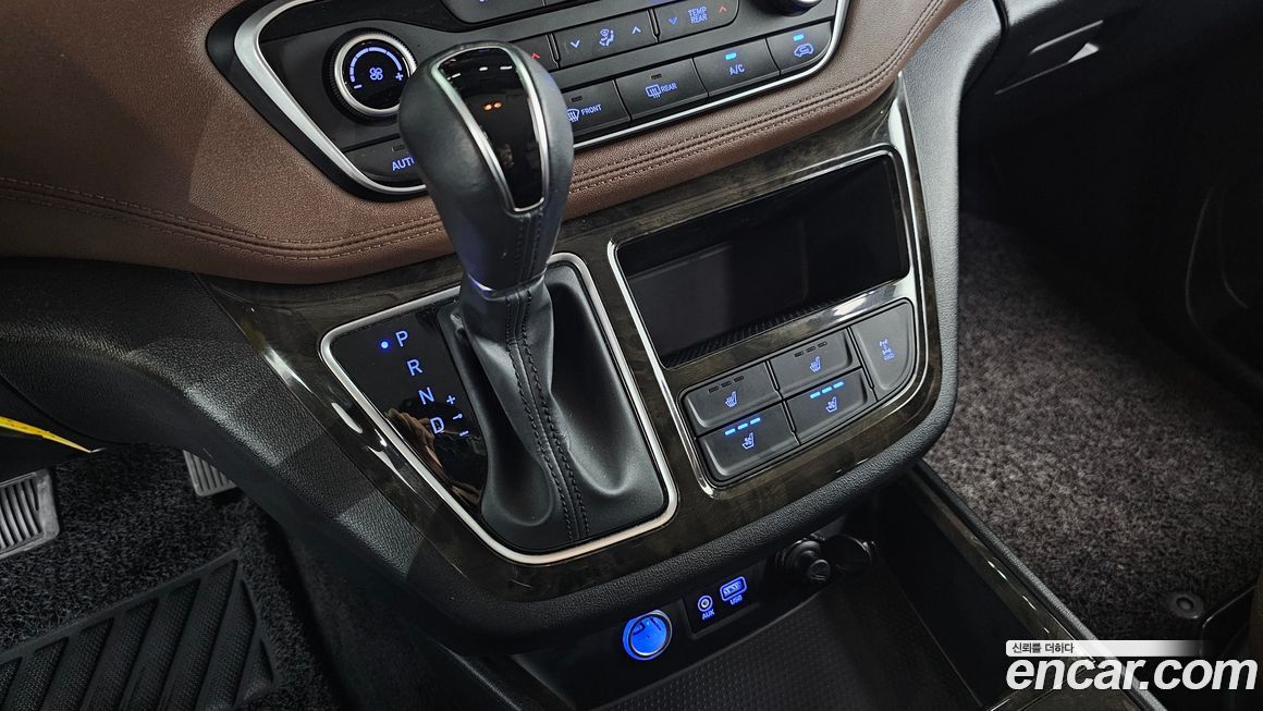 Hyundai Starex 2019