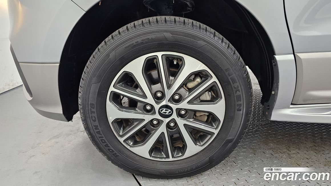 Hyundai Starex 2019