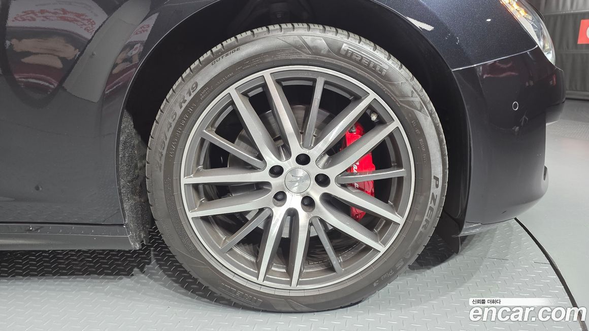 Maserati Ghibli 2019