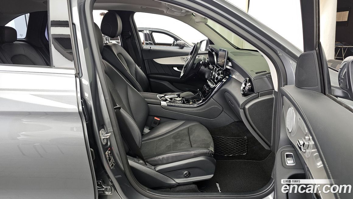 Mercedes-Benz GLC-Class 2019