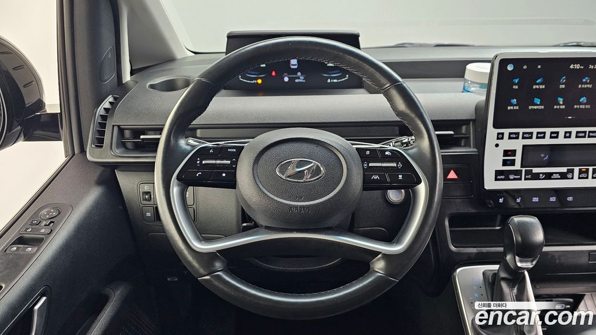 Hyundai Staria 2023