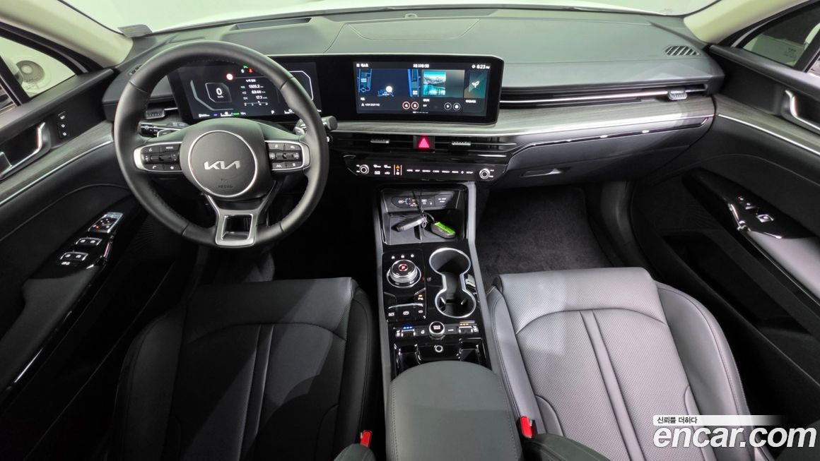 Kia K5 2025