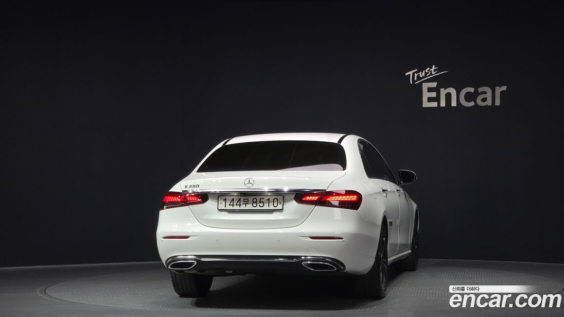 Mercedes-Benz E-Class 2021