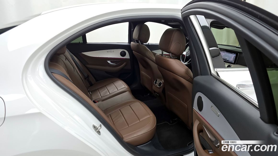 Mercedes-Benz E-Class 2021