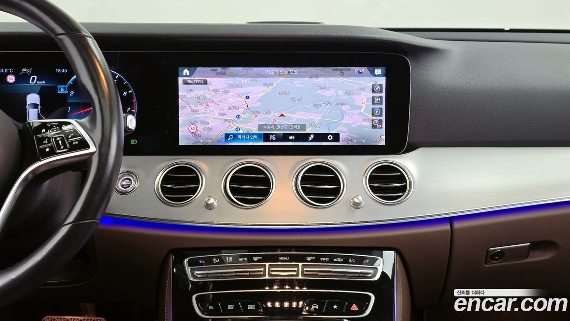 Mercedes-Benz E-Class 2021